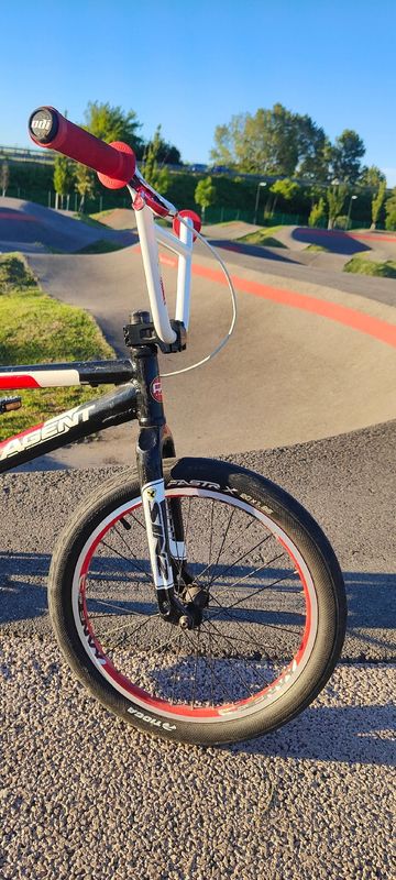 Used Free Agent Custom Youth, Black — image 5 of 7
