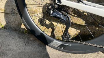 Used Colnago V3 Shimano 105 Di2 2023 Road & Gravel, White — image 5 of 22