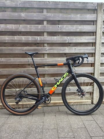 Chaos Custom Gravel Carbon 2024 Road & Gravel usato