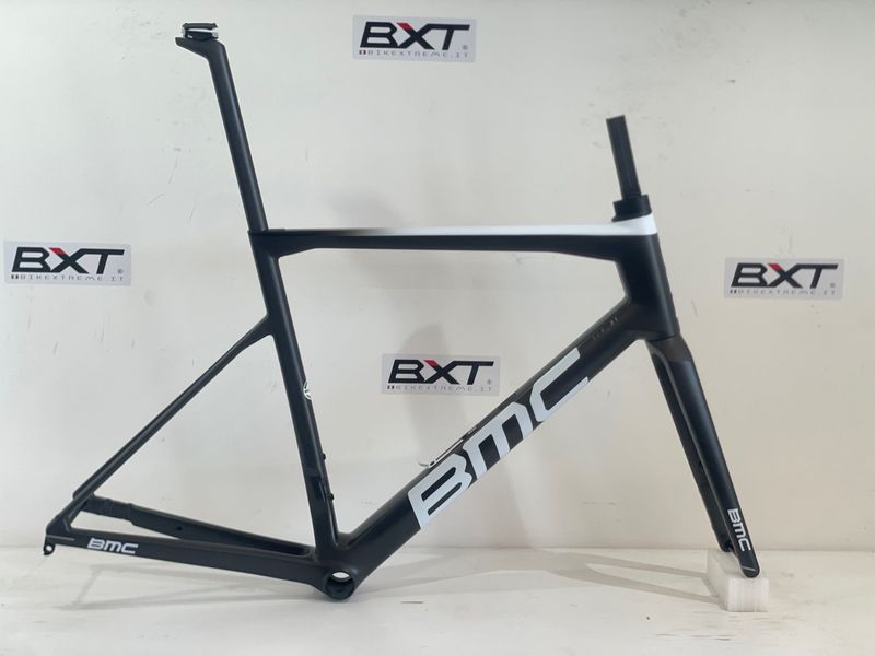 BMC Teammachine SLR01 Matt Black/White 58 Frameset 2024 Road & Gravel d'occasion