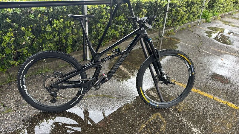 Used Canyon Torque 29 CF 8 2023 2023 Mountainbike, Black, Mixed — image 4 of 8