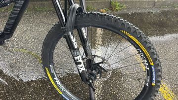 Used Canyon Torque 29 CF 8 2023 2023 Mountainbike, Black, Mixed — image 7 of 8