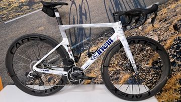Gebrauchtes Cinelli Pressure SRAM Red eTap AXS 2025 Road & Gravel