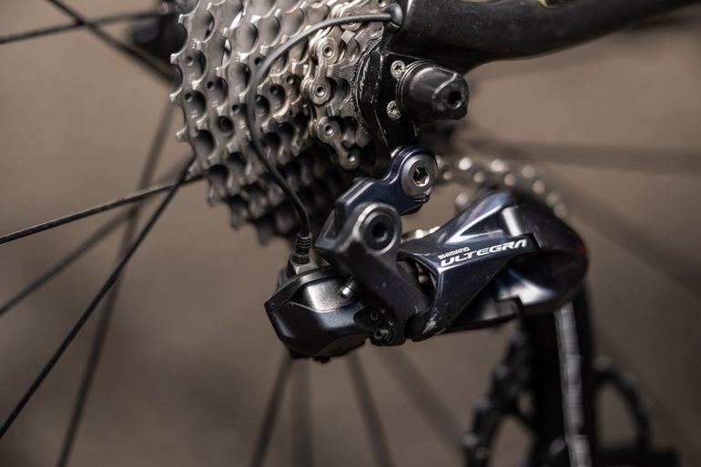 Used Canyon Ultimate Shimano Ultegra Di2 2018 Road & Gravel, Black — image 5 of 6