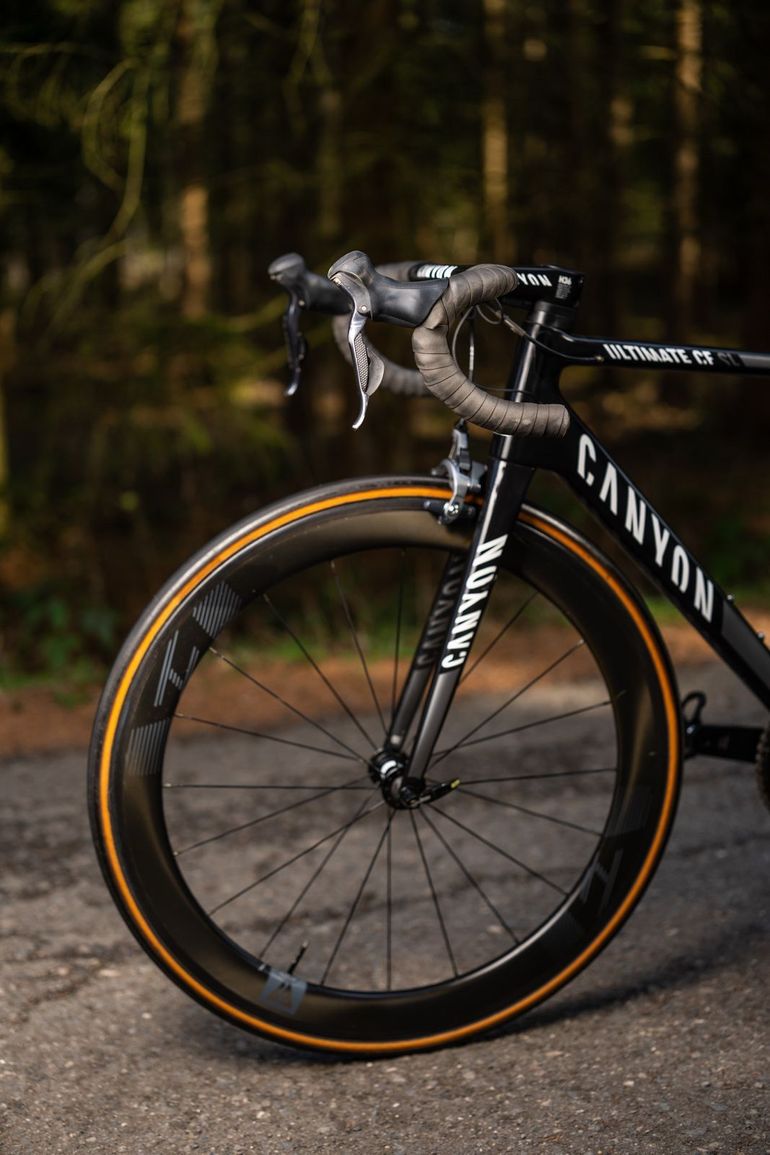 Used Canyon Ultimate Shimano Ultegra Di2 2018 Road & Gravel, Black — image 2 of 6