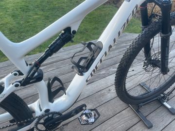 Used Specialized Epic SRAM GX Eagle 2024 Mountainbike, White, 29 — image 4 of 19