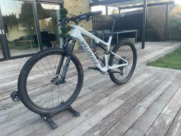 Used Specialized Epic SRAM GX Eagle 2024 Mountainbike, White, 29 — image 2 of 19