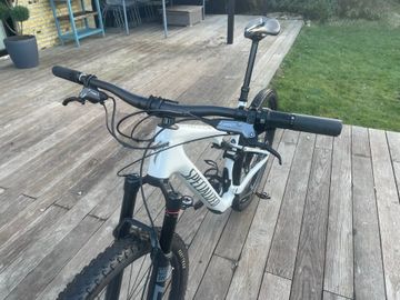 Used Specialized Epic SRAM GX Eagle 2024 Mountainbike, White, 29 — image 3 of 19