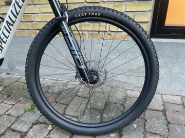 Used Specialized Epic SRAM GX Eagle 2024 Mountainbike, White, 29 — image 16 of 19