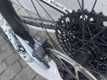 Used Specialized Epic SRAM GX Eagle 2024 Mountainbike, White, 29 — image 18 of 19
