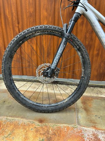 Specialiced Custom SRAM X01 Eagle AXS 2020 Mountainbike usato, Grigio chiaro — immagine 7 di 8