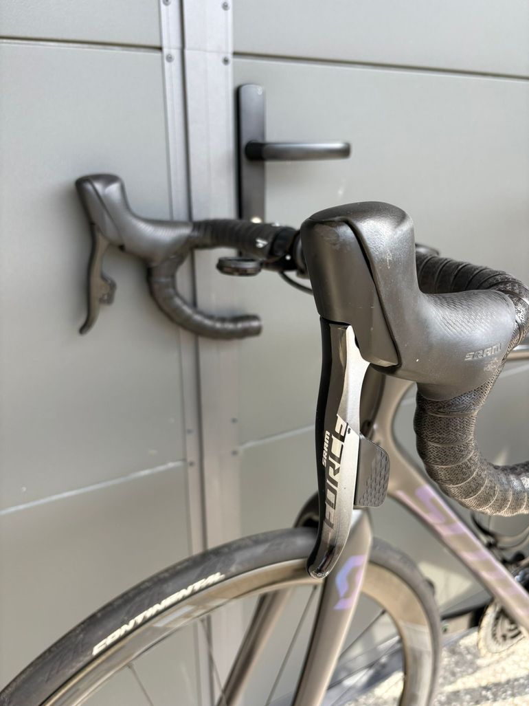 Used Scott Addict SE 2021 2021 Road & Gravel, Black — image 10 of 11