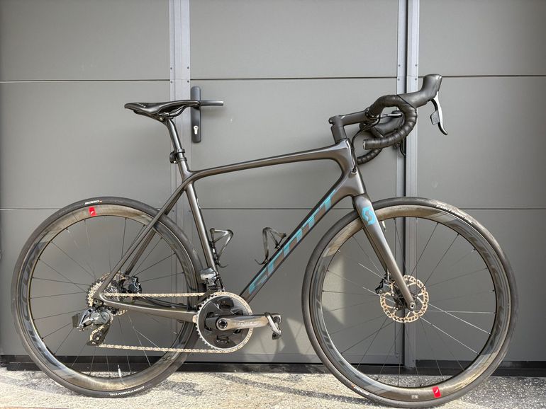 Used Scott Addict SE 2021 2021 Road & Gravel, Black — image 1 of 11