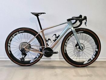 Avona, CALLIS SRAM Force eTap AXS