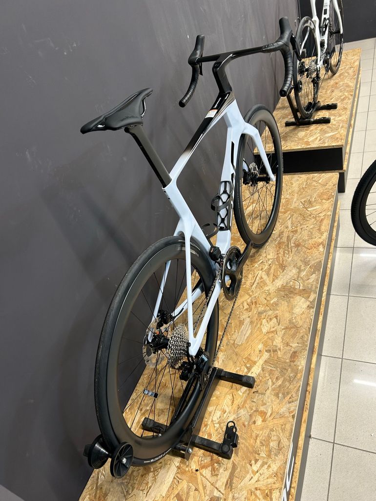 Used BMC Teammachine R 01 FIVE 2026 2026 Road & Gravel, Weiß — image 3 of 6