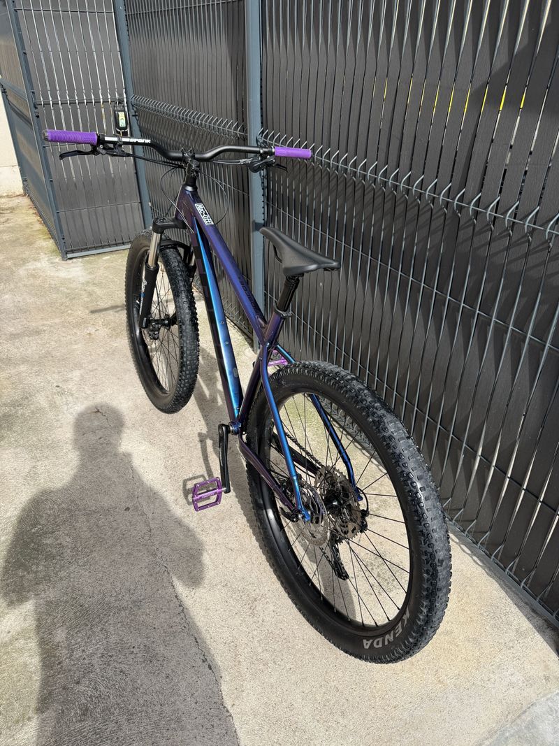 Used Trek Roscoe 6 2022 2022 Mountainbike, Purple, 27.5 — image 5 of 6