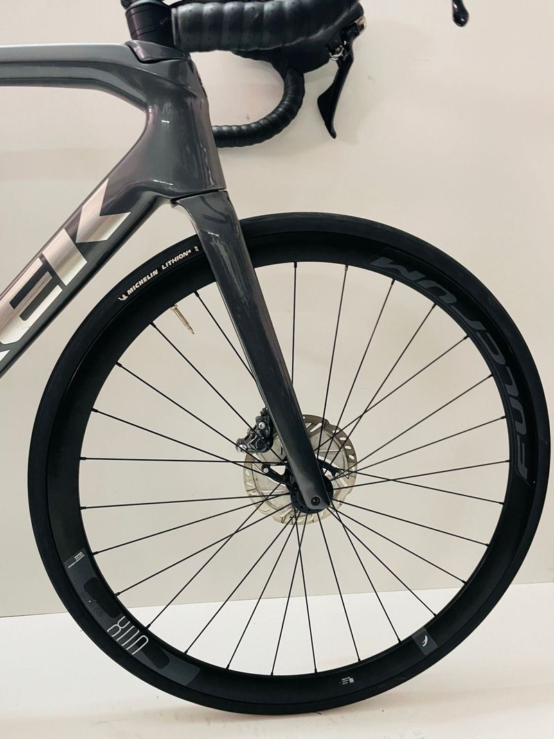 Used Trek Emonda Shimano Ultegra 2024 Road & Gravel, Light Gray — image 6 of 11