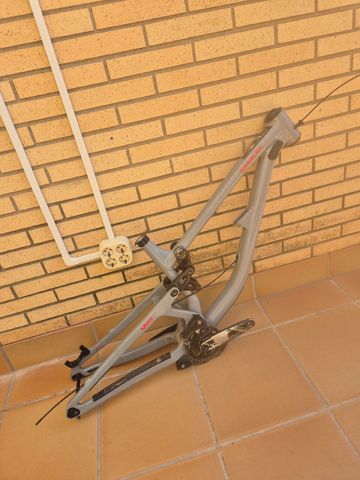 Saracen Myst Pro 29 / 27.5 2024 Frameset 2024 MTB usato