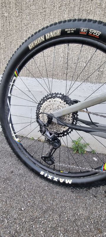 Tweedehands Cannodale Custom Shimano Deore XT 2022 Mountainbike — afbeelding 3 van 9