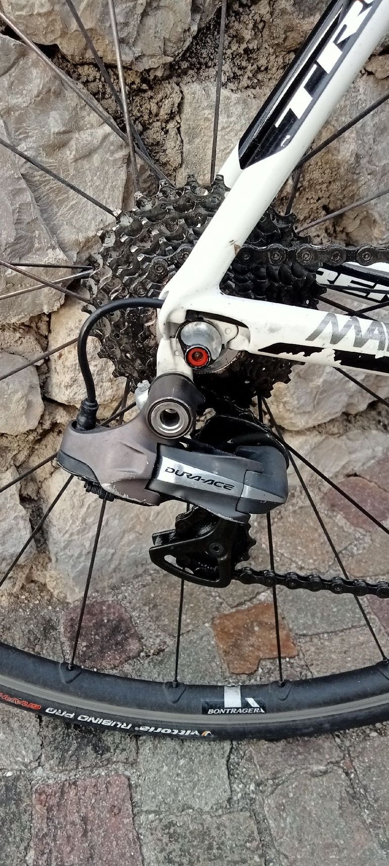 Used Trek Madone Shimano Dura Ace Di2 2012 Road & Gravel — image 4 of 8