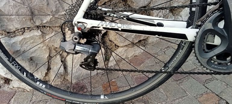 Used Trek Madone Shimano Dura Ace Di2 2012 Road & Gravel — image 5 of 8
