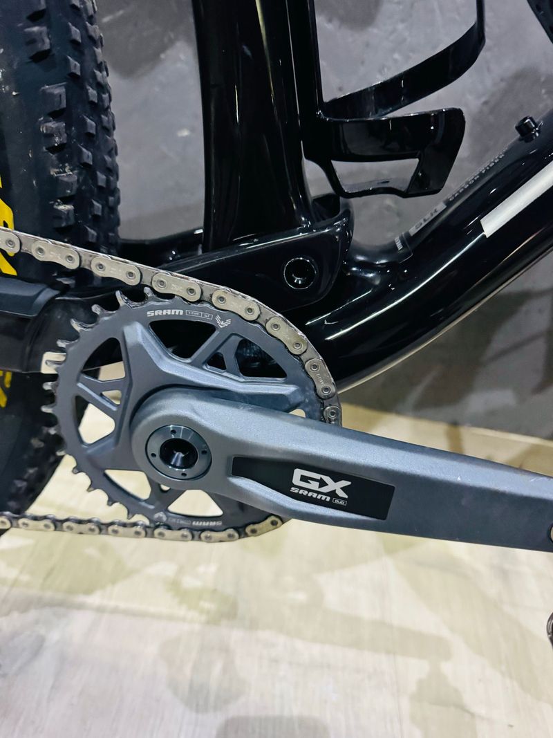Used Treck supercaliber 9.8 Custom SRAM GX Eagle AXS 2025 Mountainbike, Black — image 4 of 9