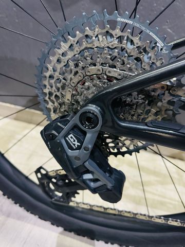 Used Treck supercaliber 9.8 Custom SRAM GX Eagle AXS 2025 Mountainbike, Black — image 3 of 9