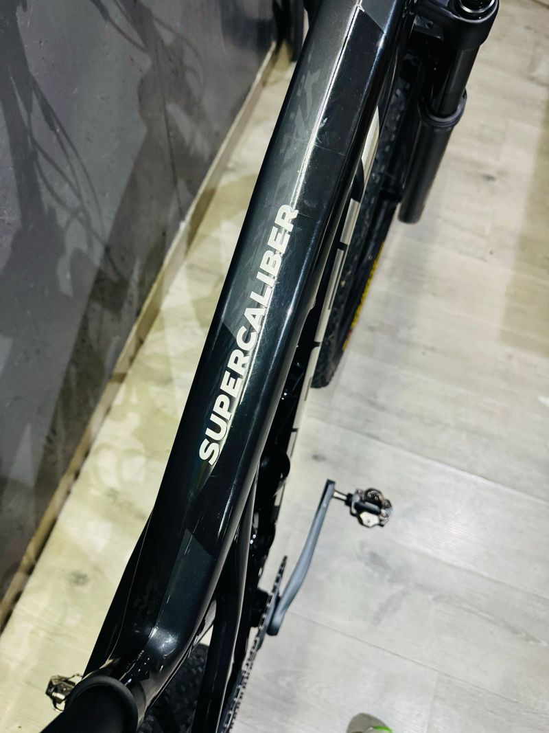 Used Treck supercaliber 9.8 Custom SRAM GX Eagle AXS 2025 Mountainbike, Black — image 9 of 9
