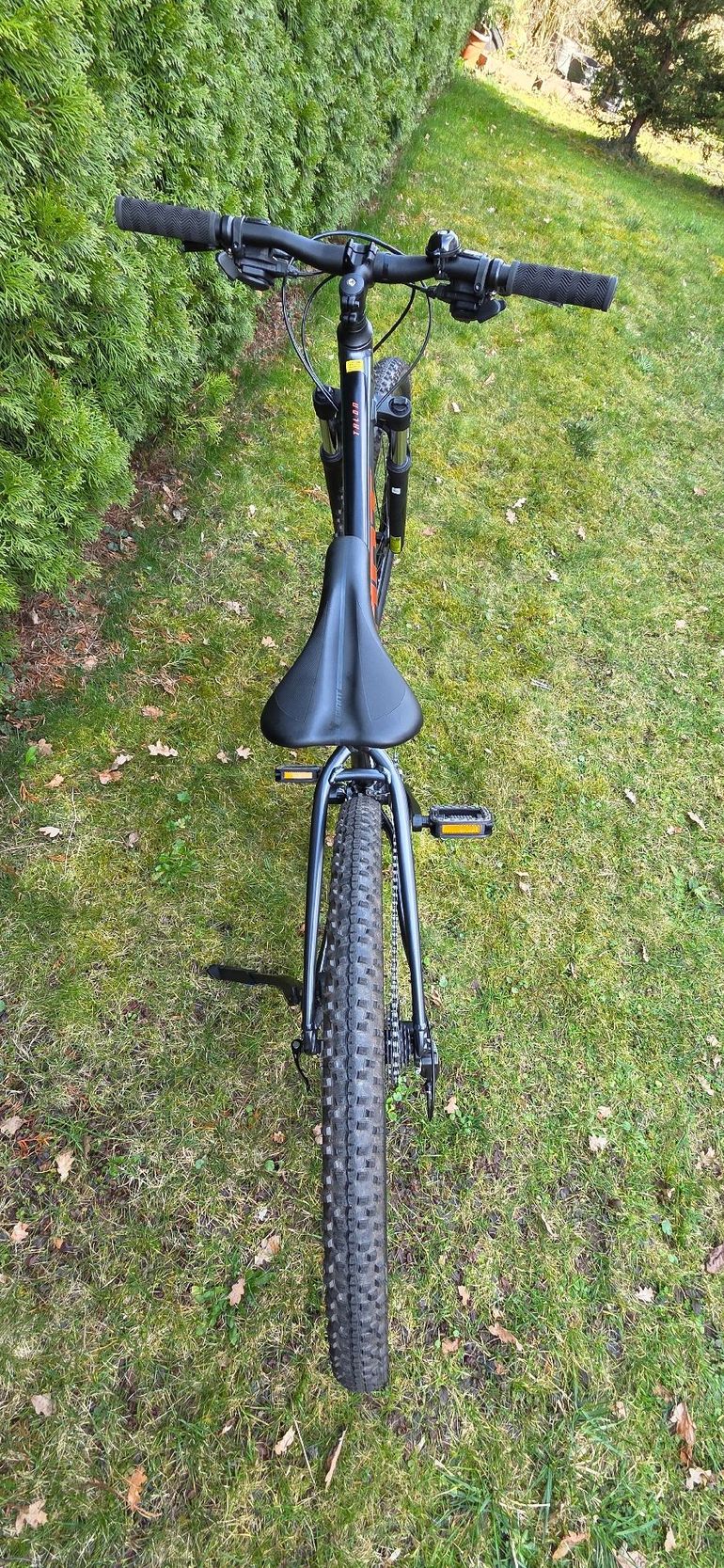 Used Giant Talon 3 2022 2022 Mountainbike, Black, 27.5 (650B) — image 7 of 17