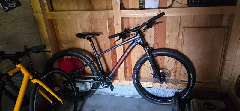 Käytetty Giant Talon 3 2022 2022 Mountainbike — kuva 2 / 17