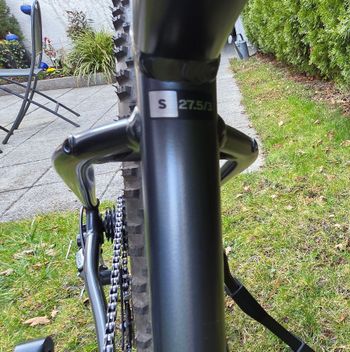 Used Giant Talon 3 2022 2022 Mountainbike, Black, 27.5 (650B) — image 9 of 17