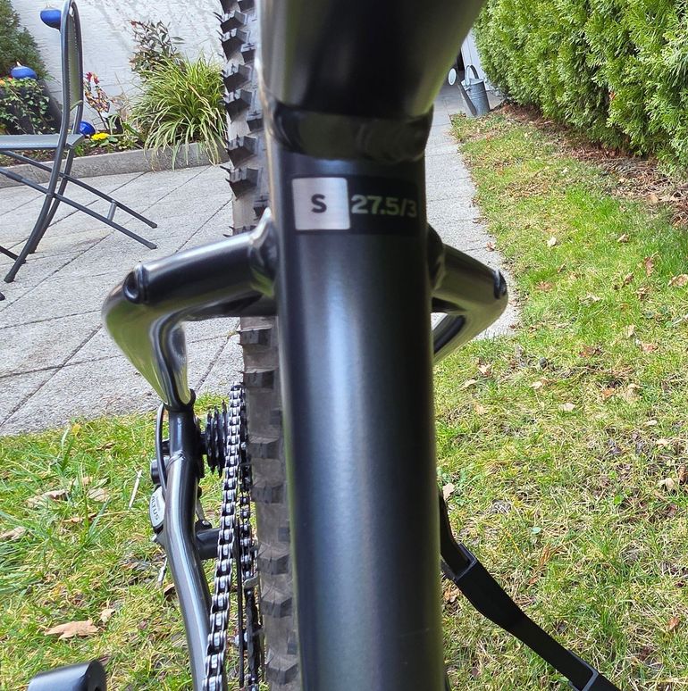 Used Giant Talon 3 2022 2022 Mountainbike, Black, 27.5 (650B) — image 9 of 17