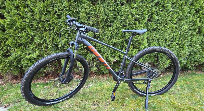 Käytetty Giant Talon 3 2022 2022 Mountainbike — kuva 1 / 17