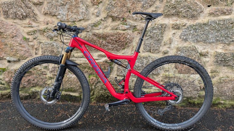 Used Orbea OIZ M10 2020 2020 Mountainbike, Rojo — image 2 of 26