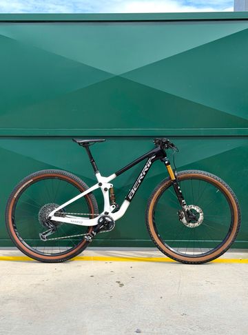 Käytetty Berria Mako SRAM GX 2022 MTB