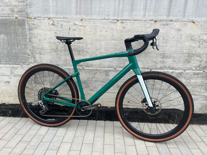 Used BMC URS 01 TWO 2021 2021 Road & Gravel, Green — image 1 of 10