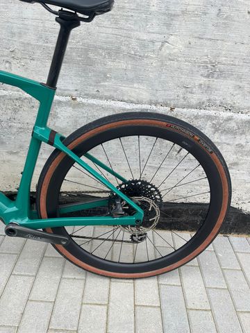 Used BMC URS 01 TWO 2021 2021 Road & Gravel, Green — image 6 of 10