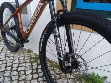 Orbea ALMA M30 2025 2025 Mountainbike usato, Rosso — immagine 5 di 6
