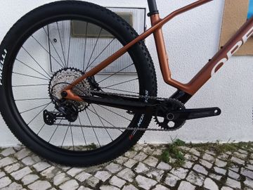 Orbea ALMA M30 2025 2025 Mountainbike usato, Rosso — immagine 3 di 6
