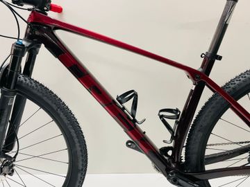 Used Trek Procaliber 9.8 2023 2023 Mountainbike, Red, 29 — image 9 of 10