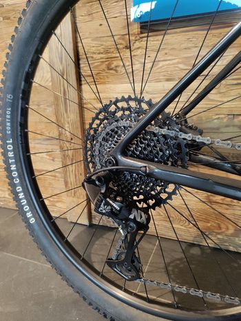 Used Cannondale F-Si Carbon 5 2021 2021 Mountainbike, Negro — image 4 of 7
