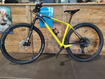 Used Cannondale F-Si Carbon 5 2021 2021 Mountainbike, Negro — image 2 of 7
