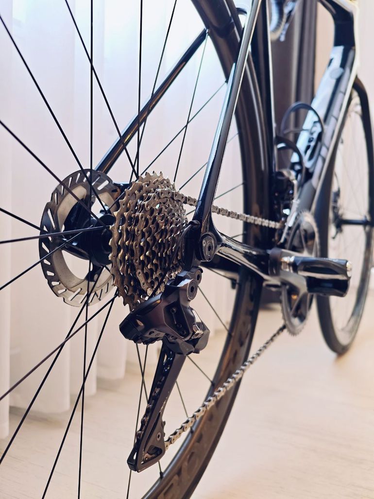 Used Giant Giant TCR Advanced M/L Custom (Ultegra Di2, Aeolus RSL, Berk Ploh, Garmin Rally RS200...) 2023 Road & Gravel — image 3 of 9