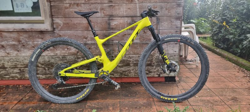 Used Scott Spark RC Comp 2022 2022 Mountainbike, Orange, 29 — image 1 of 4