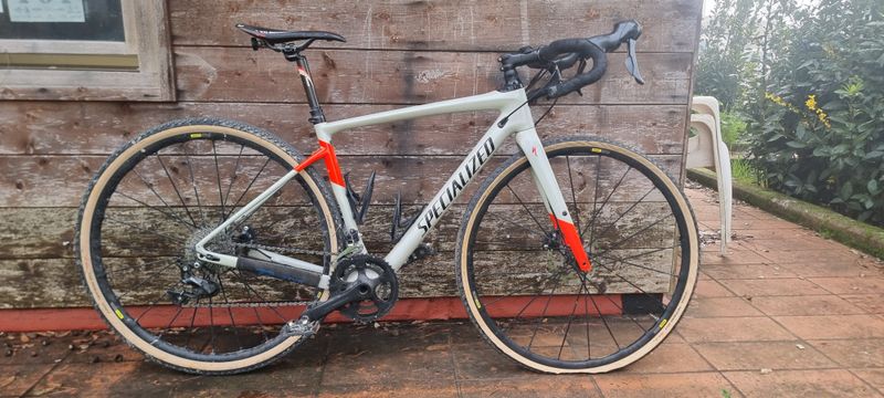 Specialized Comp Carbon 2018 2018 Road & Gravel de segunda mano, Blanco — imagen 1 de 5