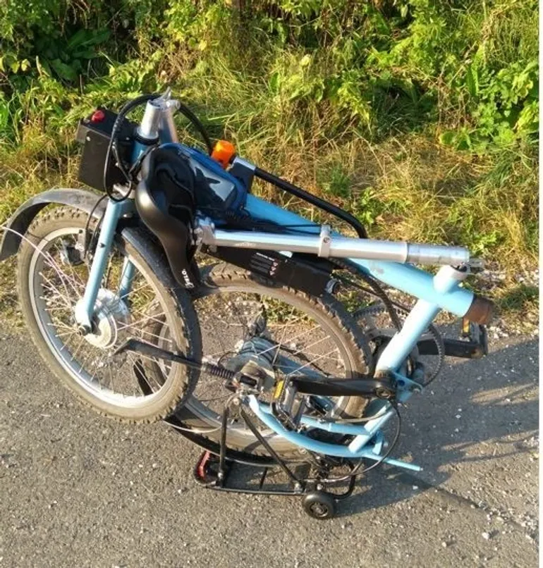 Gebrauchtes Bernds E-Bike Faltrad Kompaktrad Shimano Riemen 2018 Urban, Blau — Bild 4 von 8