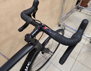 Used Specialized Tarmac Shimano 105 2020 Road & Gravel, Black — image 4 of 6