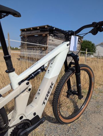 Trek POWERFLY FS+ 6 2026 Mountainbike usato, Bianco — immagine 7 di 7