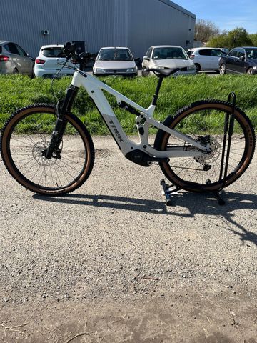 Trek POWERFLY FS+ 6 2026 Mountainbike usato, Bianco — immagine 4 di 7