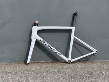 Brugt Specialized Tarmac SL8 Expert - SRAM Force AXS 2026 Frameset 2026 Road & Gravel — billede 2 af 7